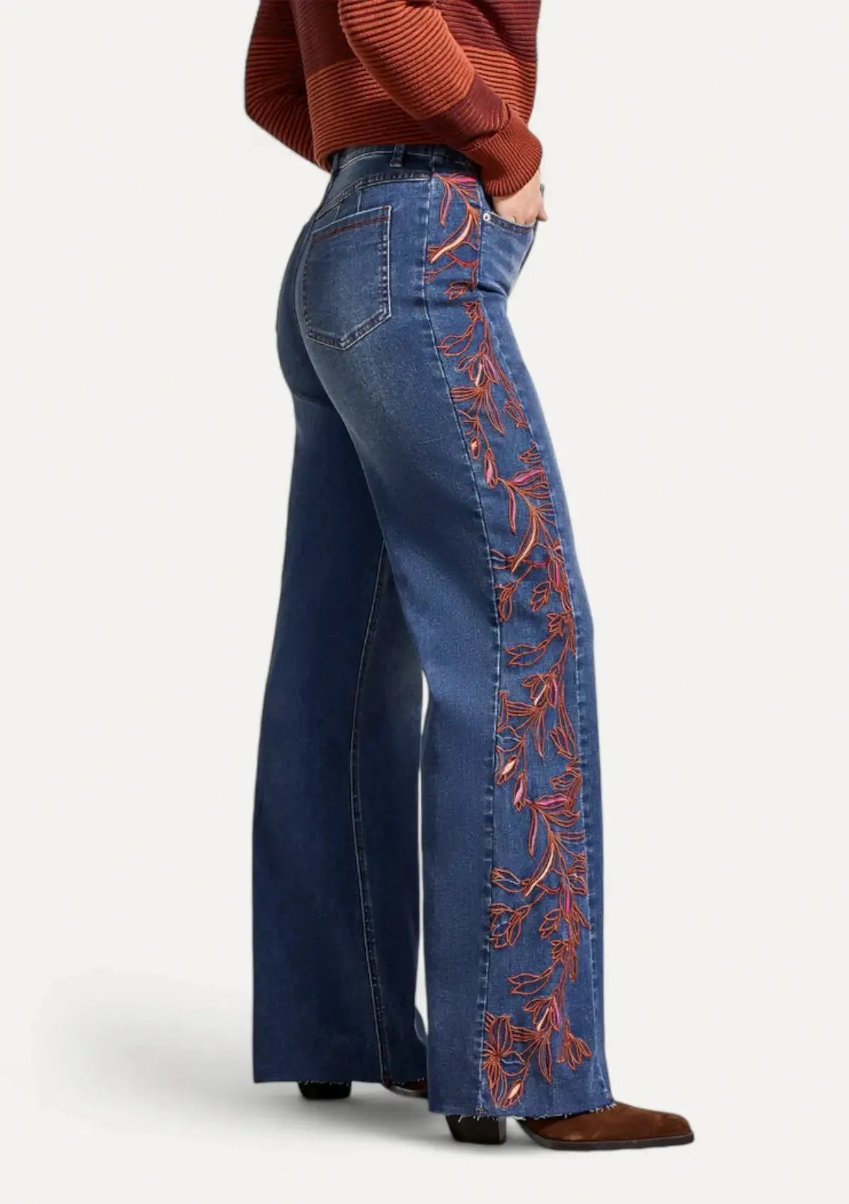 Brooke Hugging Jeans With Side Embroidery - Bluewash