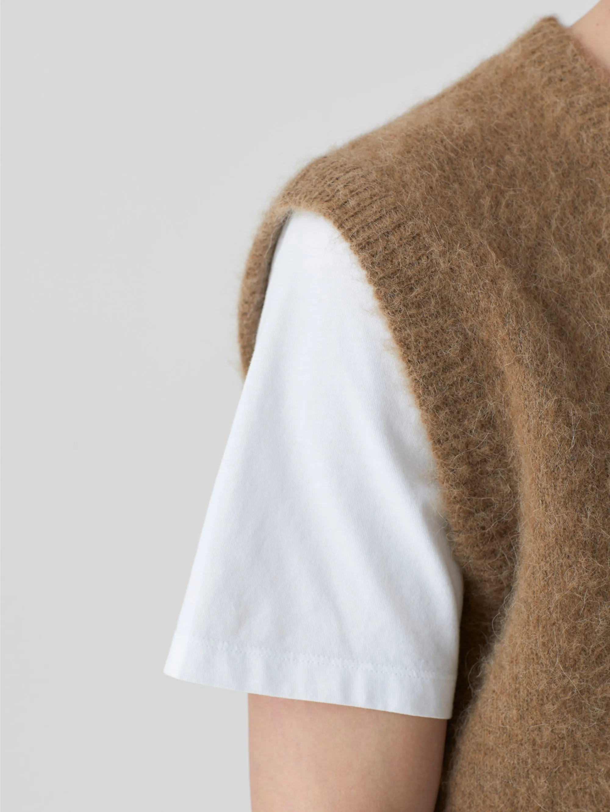 Cardigan con Scollo a V in Alpaca Alder Wood