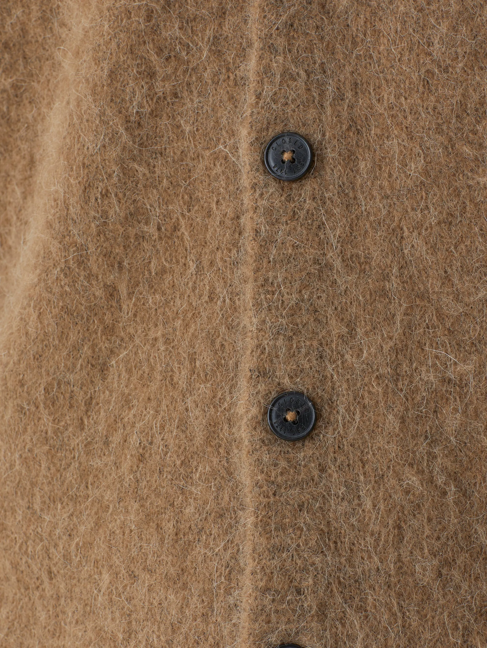 Cardigan con Scollo a V in Alpaca Alder Wood