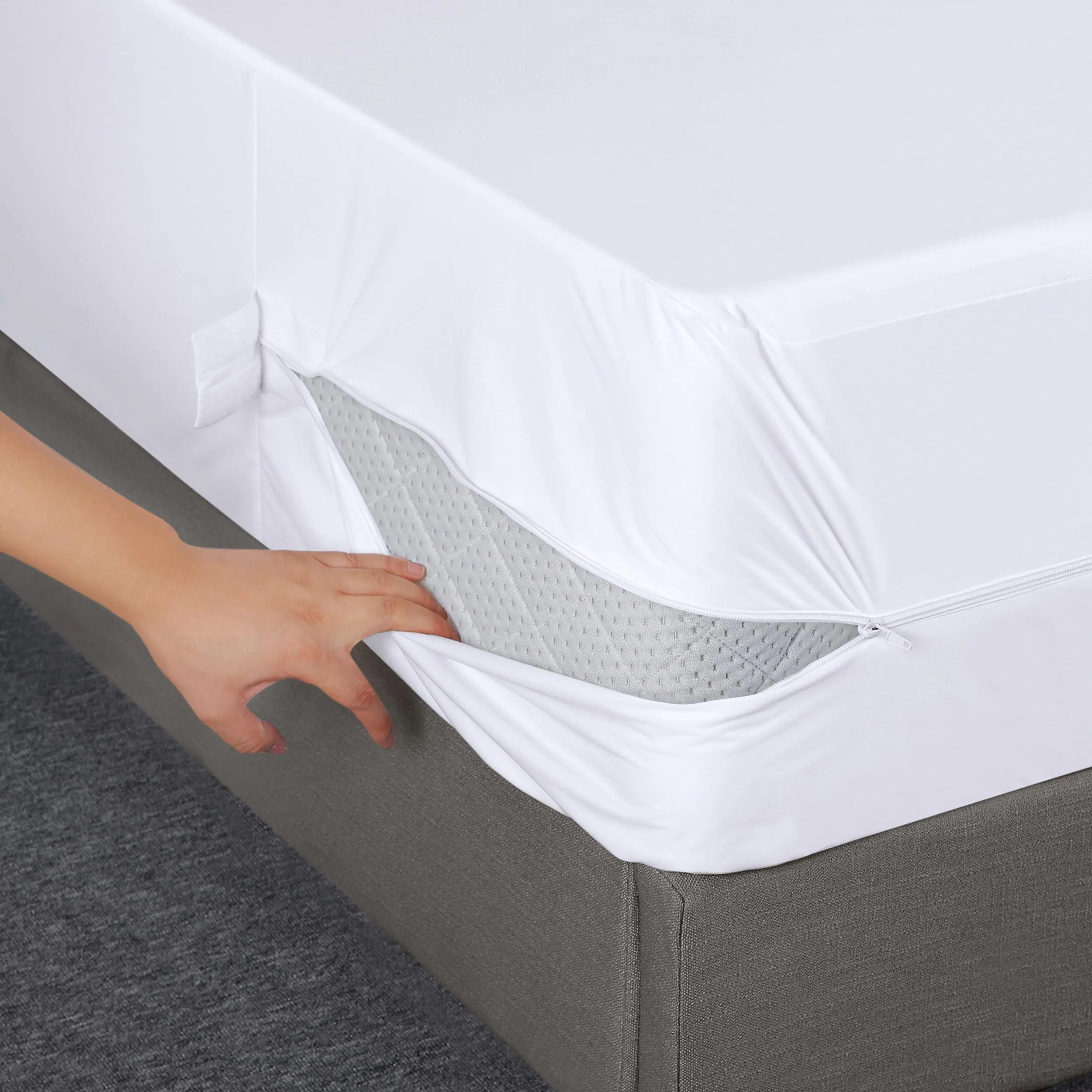 Utopia Bedding Zippered Mattress Encasement Queen - 100% Waterproof and Bed Bug Proof Mattress Protector.